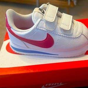 Barely Worn Nike Shoes